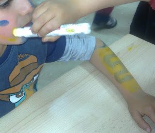 Pintura sobre el cuerpo: Bodypainting en el aula